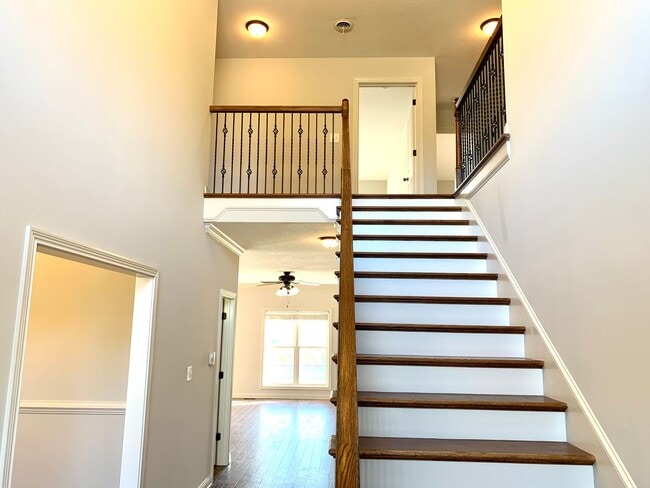 Building Photo - 1533 Edgewater Ln