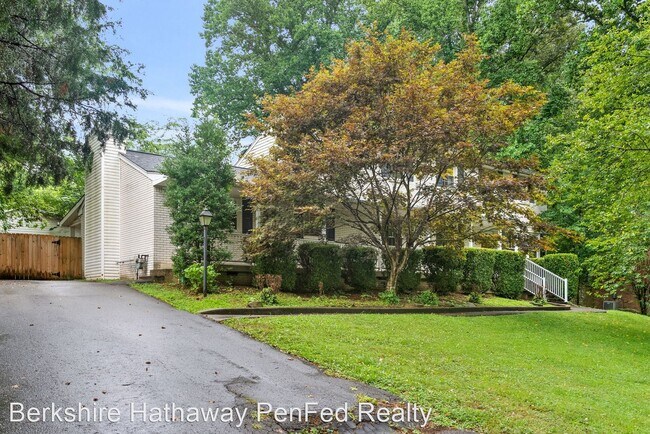 Building Photo - 4 br, 2.5 bath House - 108 Nottingham Place