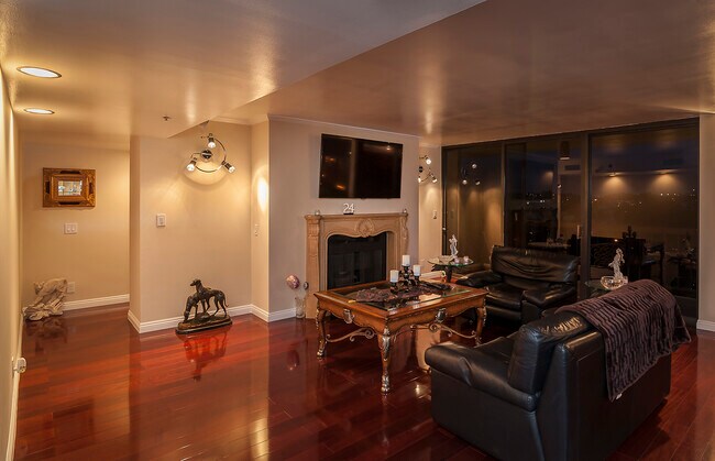 Foto del edificio - 222 Monterey Rd