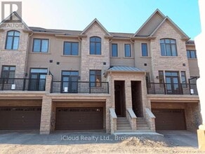Building Photo - 43 W Vlg Ln