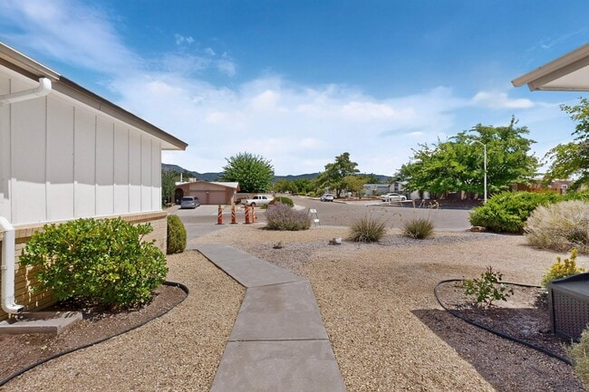 Building Photo - 7101 Cindy Dr NE