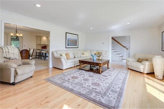 Foto del edificio - 37 Kingston Ln
