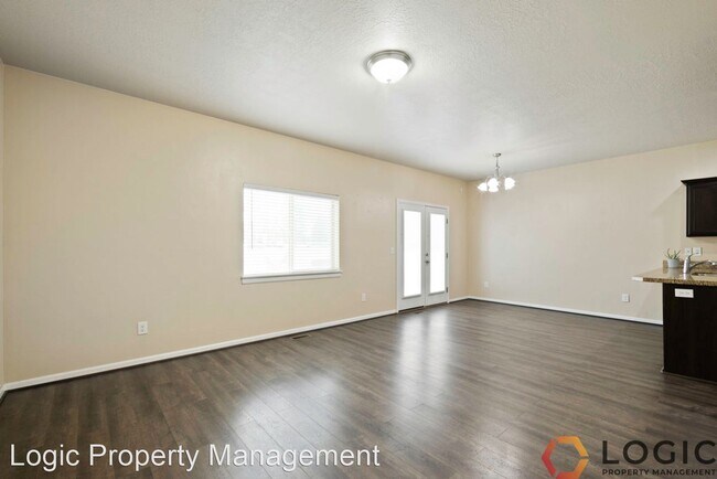 Building Photo - 4 br, 3.5 bath House - 7909 Spring Station...