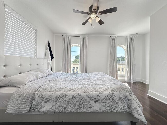 Foto del edificio - 816 Houma Blvd