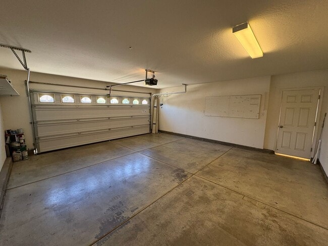 Building Photo - Beautiful home for rent in a nice, quiet neighborhood!