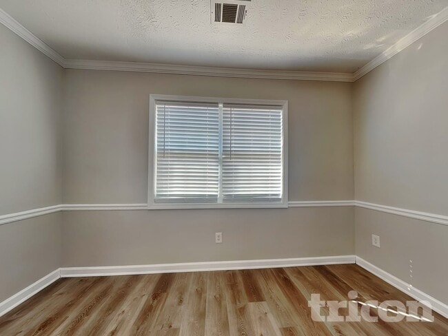 Building Photo - 3845 Forsythia Way