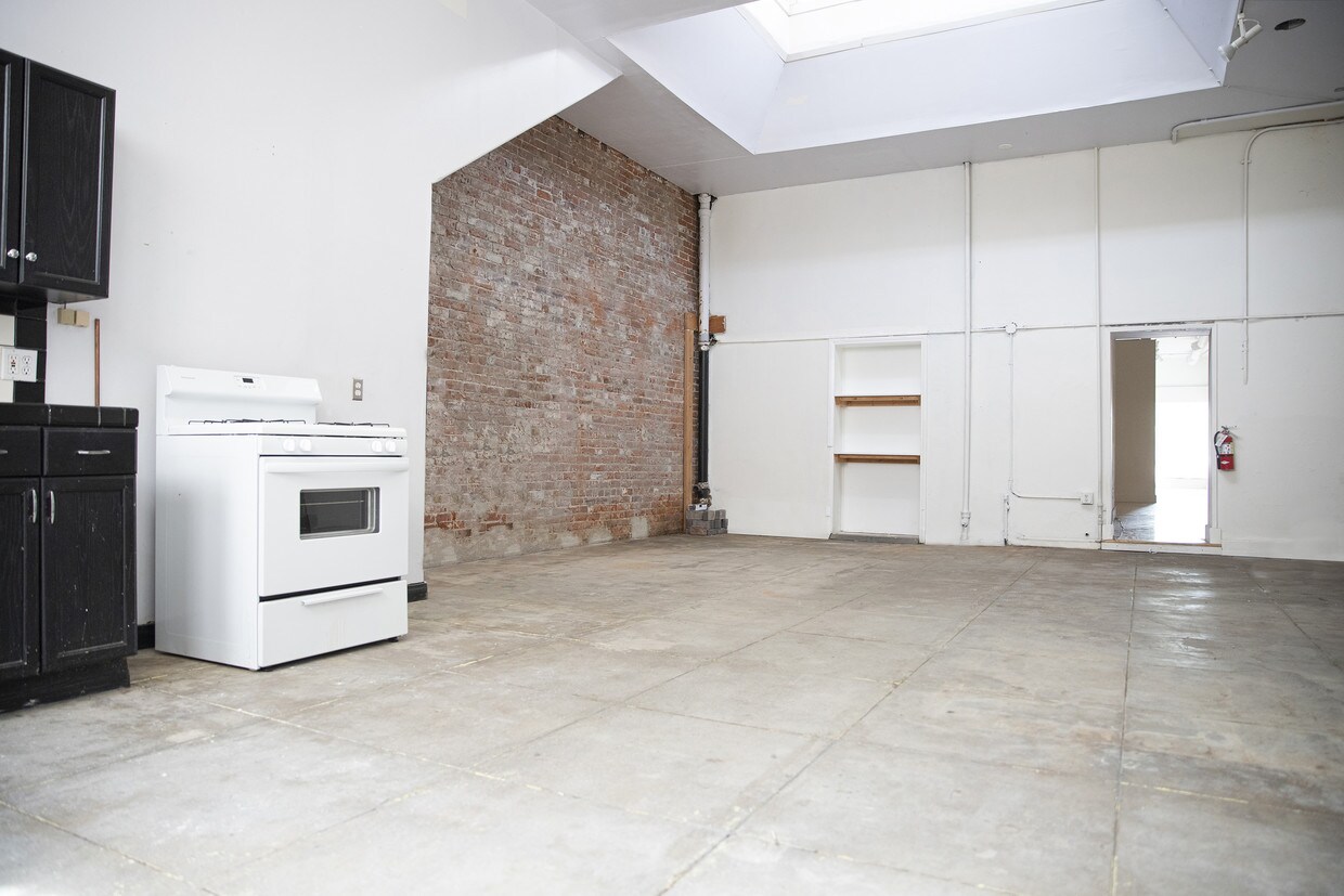 Foto principal - 250 W 2nd St