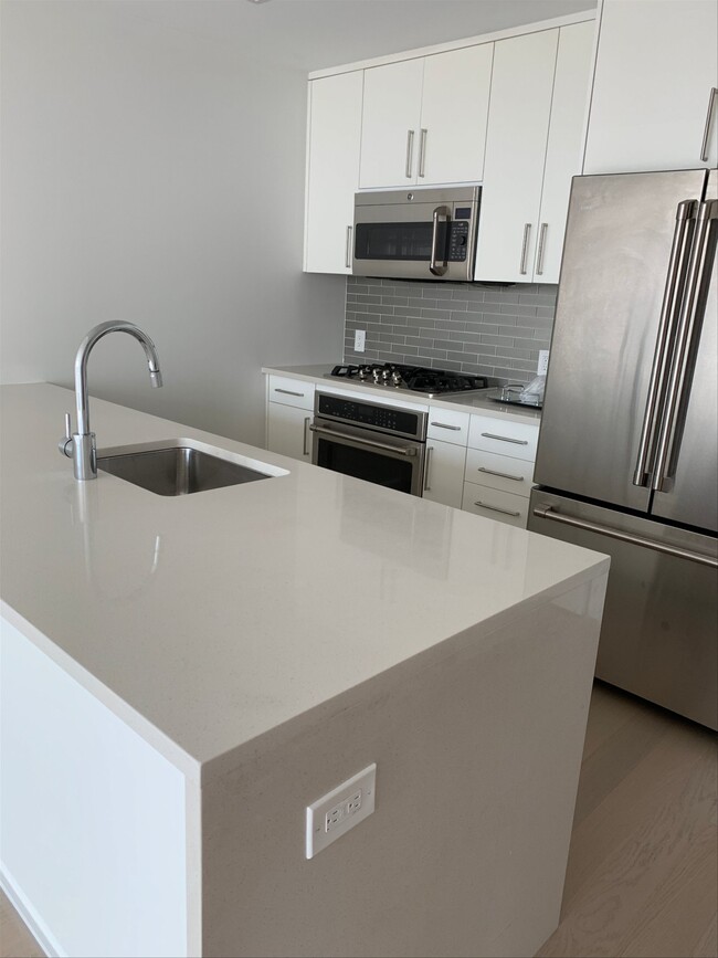 Building Photo - 100 Martha Washington Way Apt #100, Fort L...