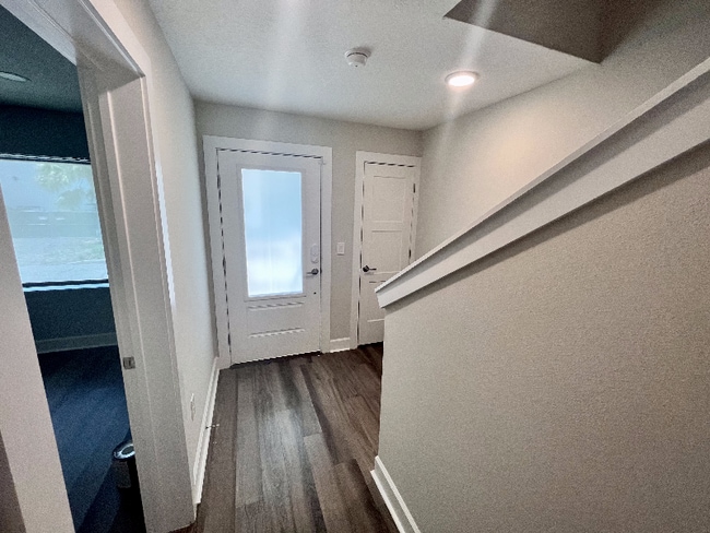 Building Photo - 1302 W Carmen St