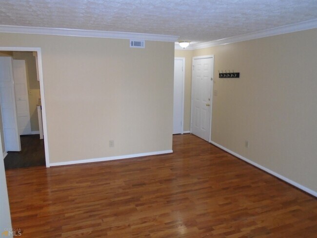 Building Photo - 5155 Roswell Rd
