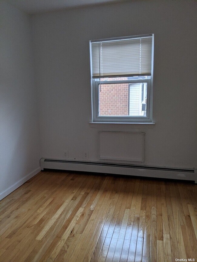 Building Photo - 120-25 Ketch Ct
