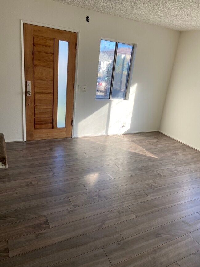 Building Photo - 3553 El Sereno Ave