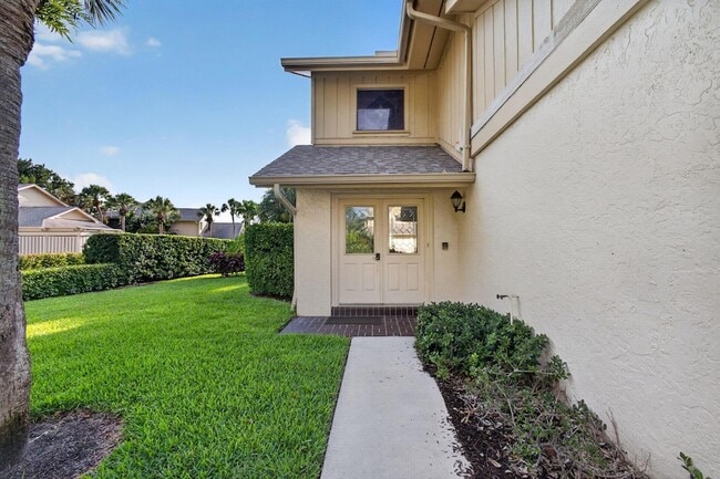 Photo - 17137 Waterbend Dr Townhome
