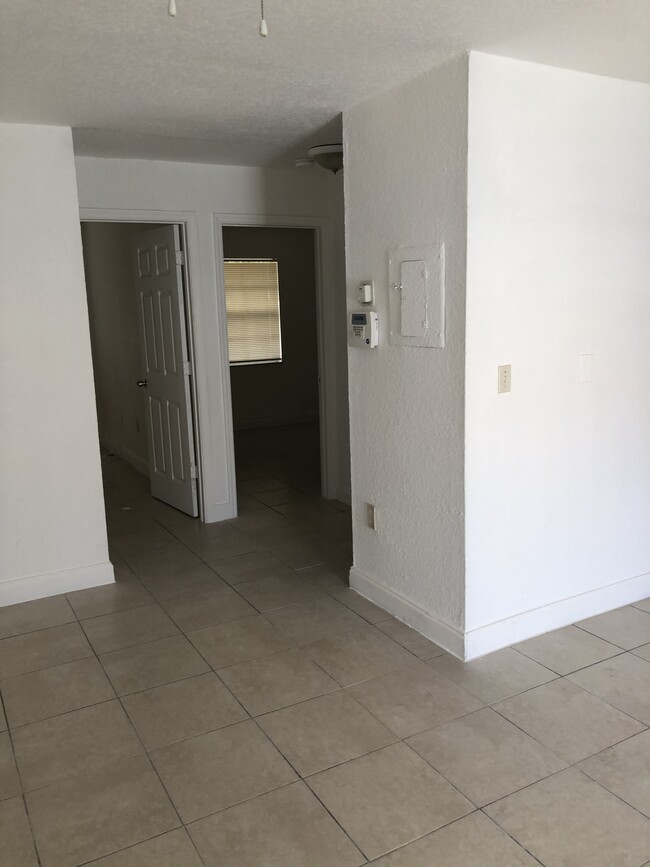 hall - 1305 NW 2nd Ave