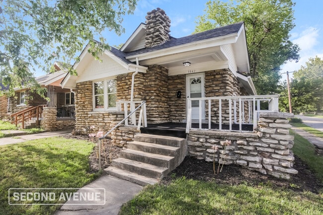 Building Photo - 3842 E 68th Terrace