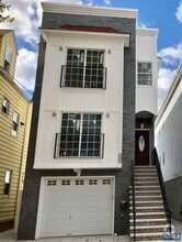 Building Photo - 106 N 3rd St