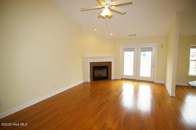 Foto del edificio - 3321 Langston Blvd