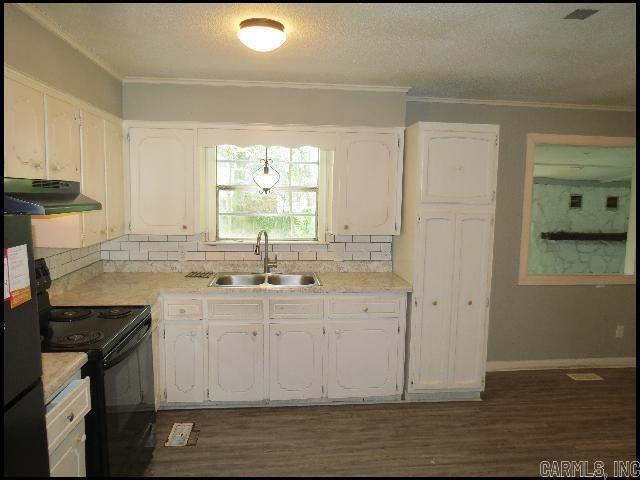 Building Photo - 1020 Towering Oaks Dr