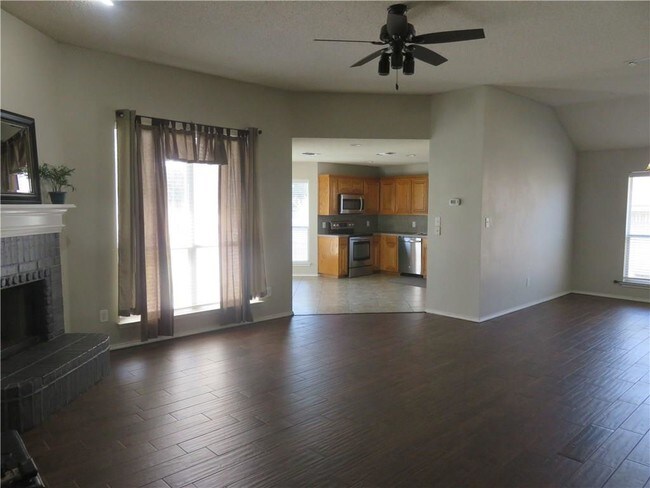Building Photo - 205 Whitestone Way