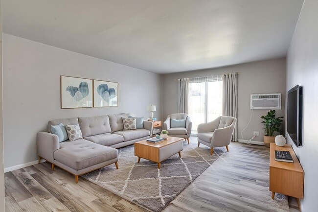Interior Photo - Clayton Ridge
