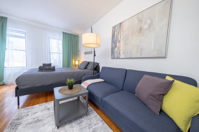 Building Photo - 1369 1st Ave