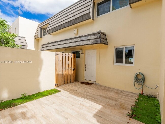 Building Photo - 8329 SW 137th Ave