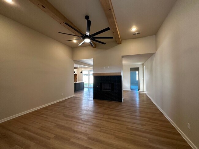 Foto del edificio - Stunning 3 bedroom Wolfforth - Pre lease f...