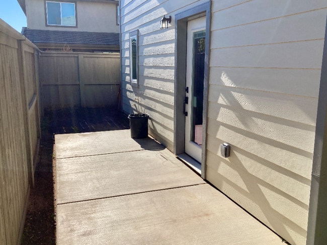 Foto del edificio - 2216 1/2 Motta St