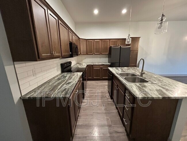 Foto del edificio - 581 W Indian Creek Dr
