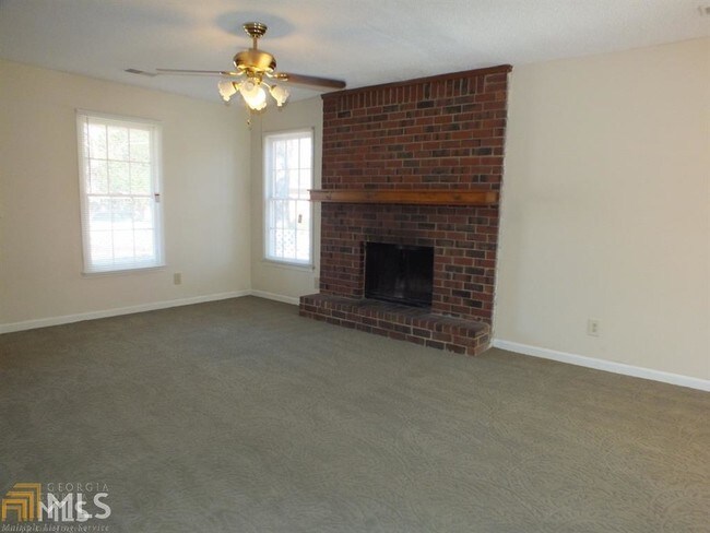 Building Photo - 166 Tall Timber Ct