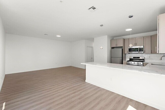 Building Photo - 306 Bergen Ave