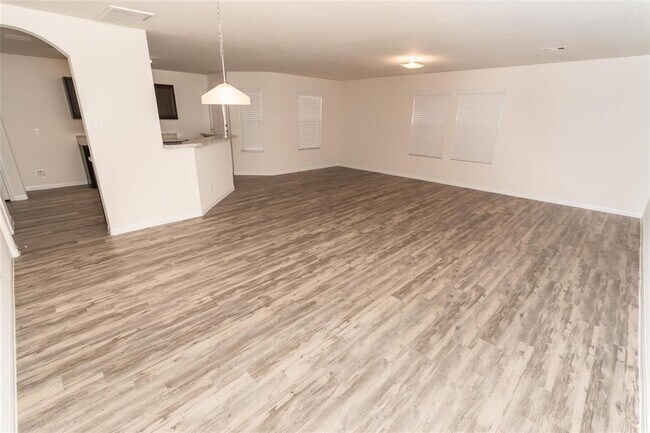 Foto del edificio - 5488 Quail Cove Ln