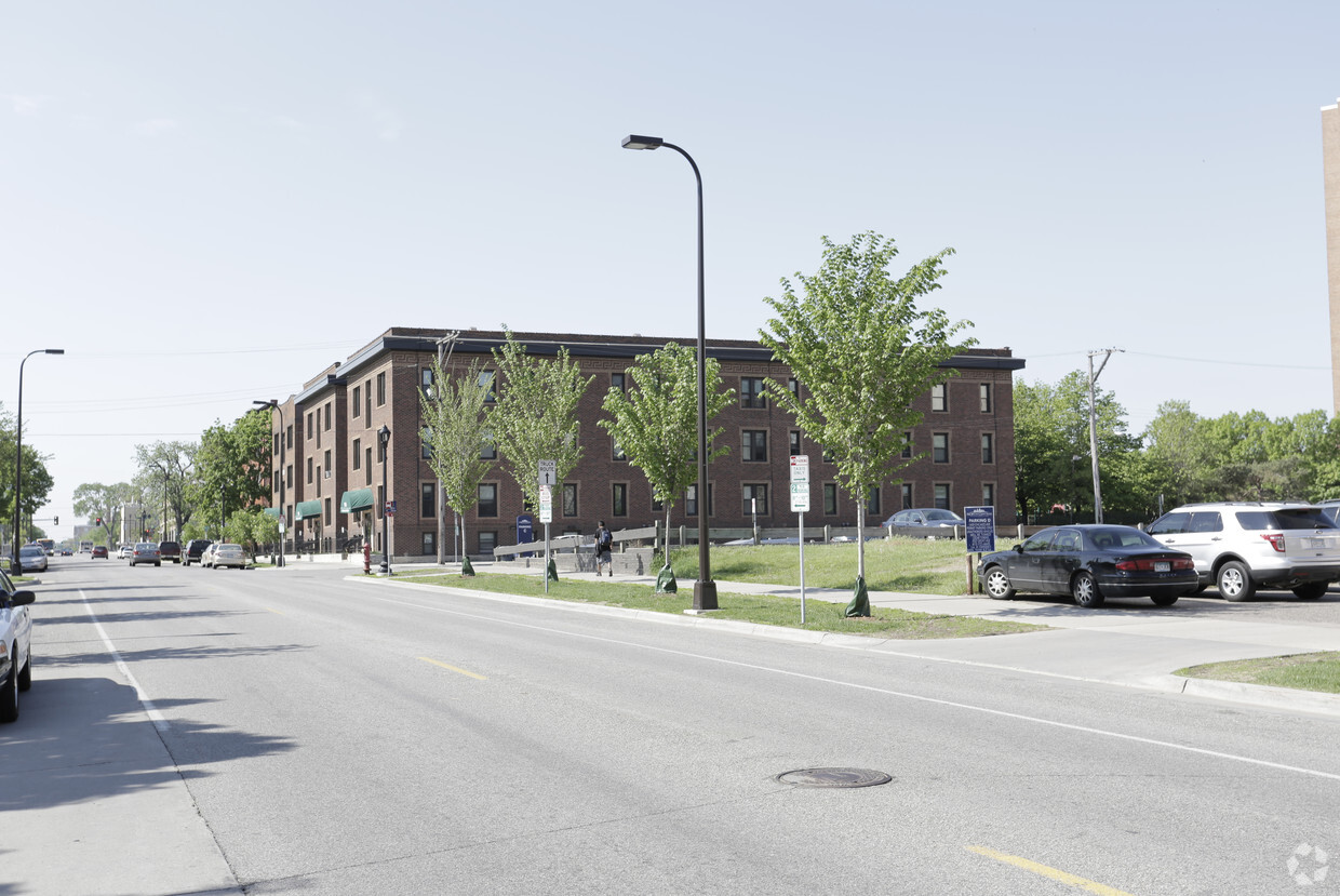 Building Photo - Chicago Avenue Apartments