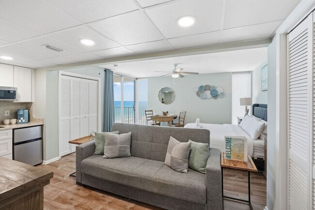 Foto del edificio - 10517 Front Beach Rd