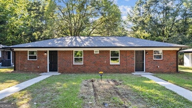 Building Photo - 612 Hardy Ave SW