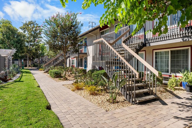 Building Photo - Sundial Apartments