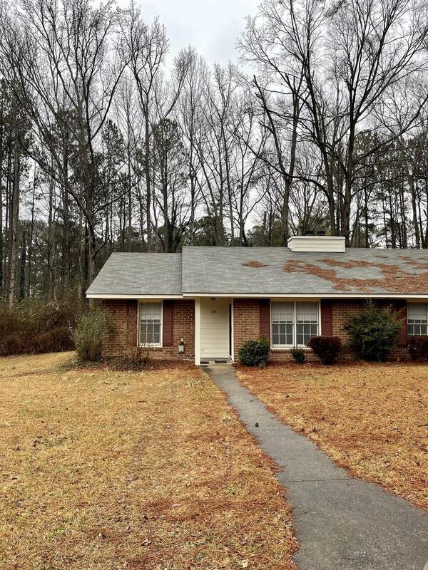 Primary Photo - 135 Chase Ct