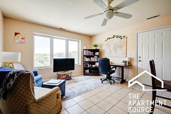 Foto del edificio - 3215 W Armitage Ave