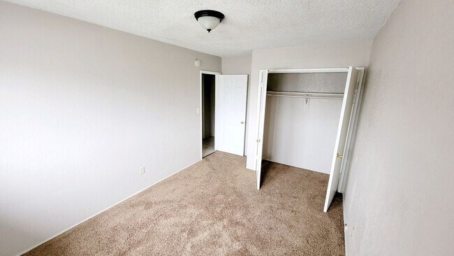Foto del edificio - 1210 W Stoneridge Ct