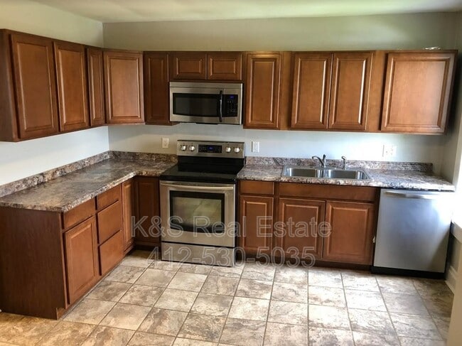 Building Photo - 230 Magazine St