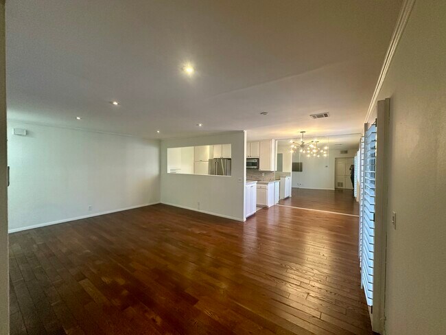 Foto del edificio - 700 Westmount Dr