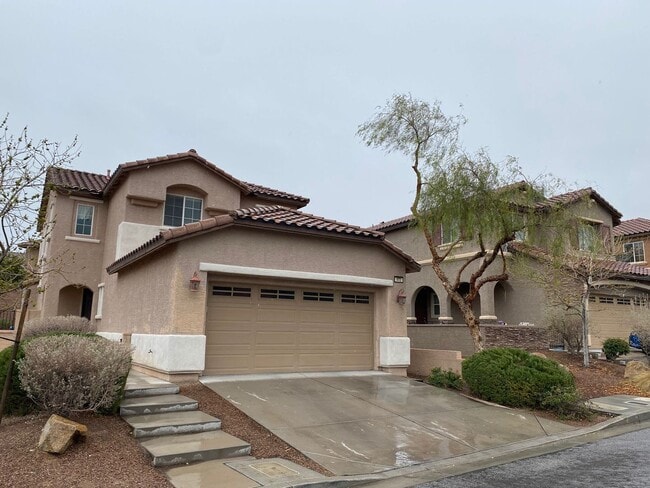 Foto del edificio - Beautiful 3 Bedroom 2 and 1/2 Bathrooms House in Summerlin! Property Wont Last Long!