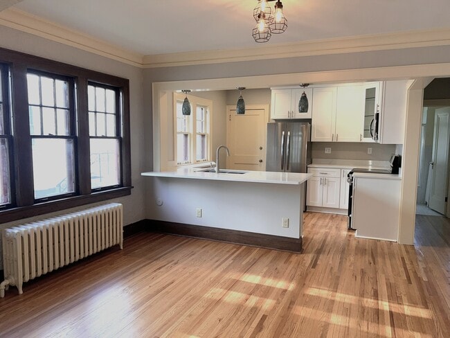 Building Photo - 2114 Randolph Ave