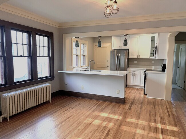 Foto del edificio - 2114 Randolph Ave
