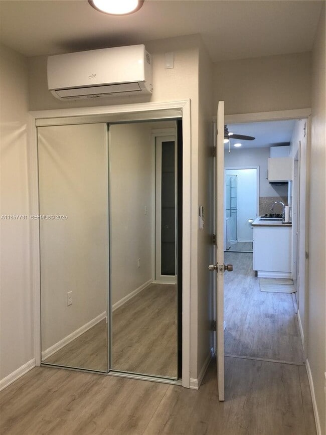 Foto del edificio - 58xx SW 122nd Ave