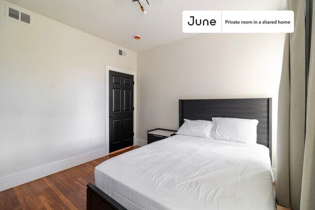 Foto del edificio - Room in Shared 5 bed/2 bath home in Roxbury