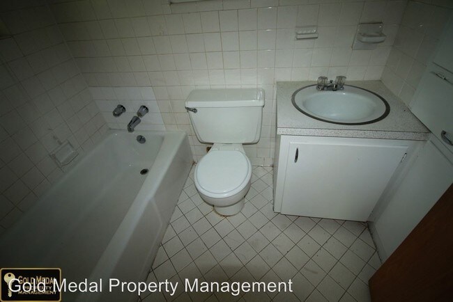 Building Photo - 802 Pecan Cir