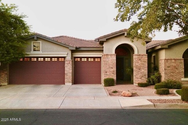 Building Photo - 962 W Bluebird Dr