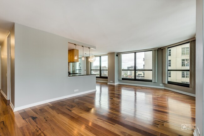 Living Room - 1030 N State St