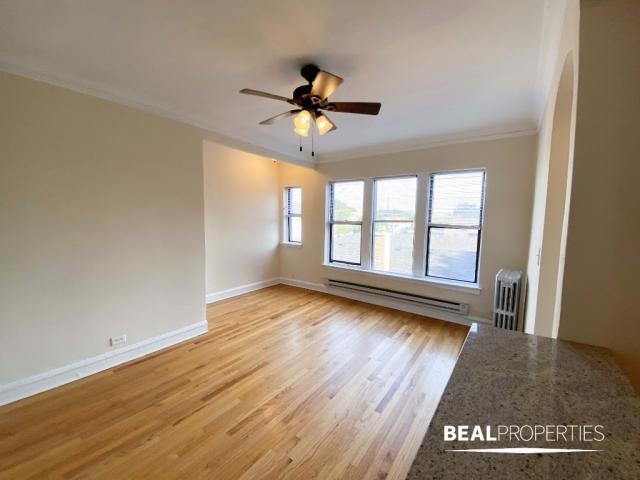 Building Photo - 1 bedroom in CHICAGO IL 60640